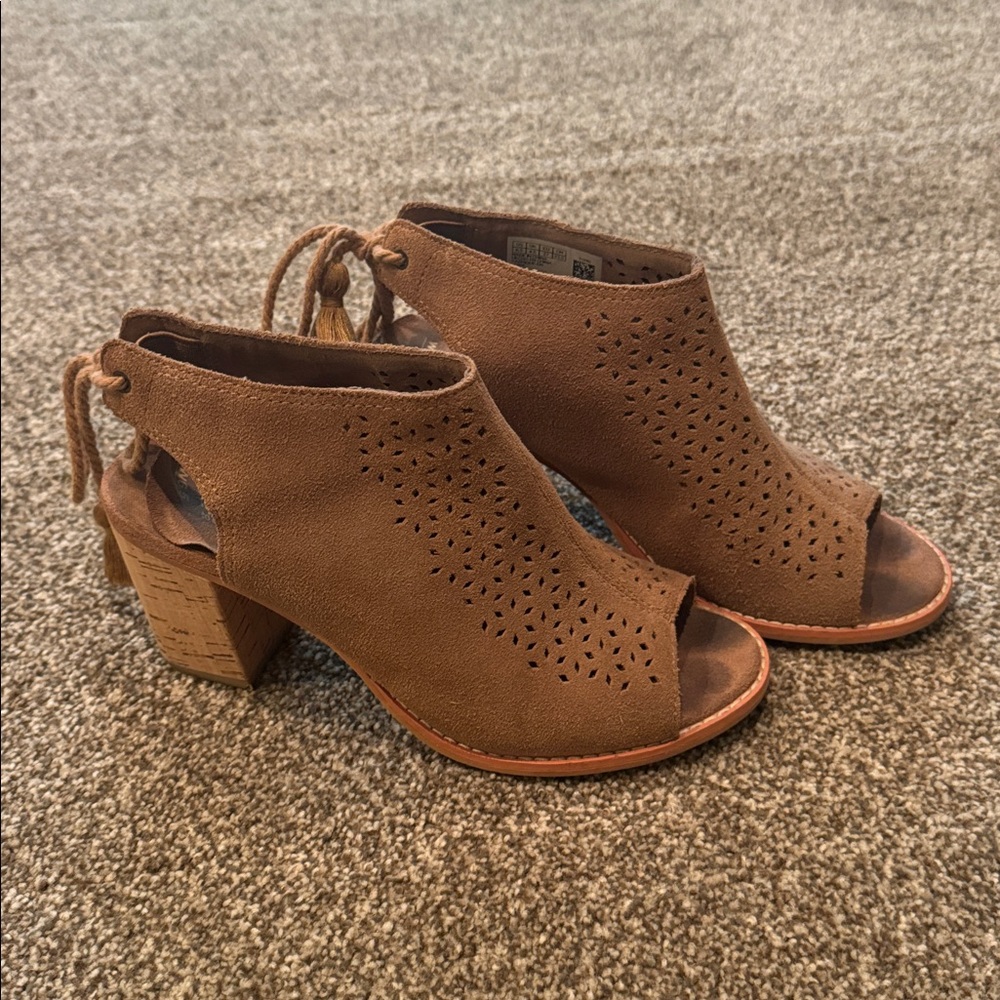 Toms Tan Peep-Toe Sandals